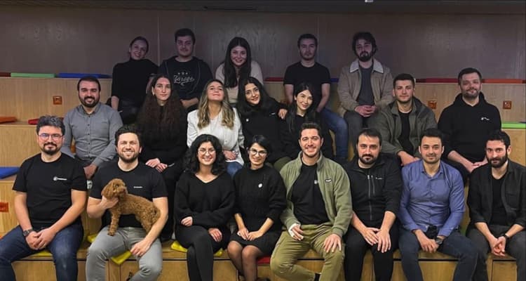 The LiveChatAI team